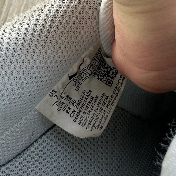 White Nike Air Force 1 (Women’s 7) - Picture 5 of 5